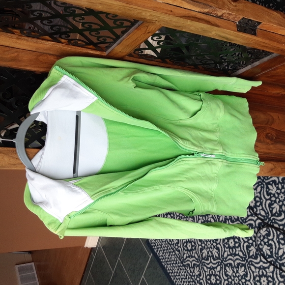 Lululemon neon green zip up hoodie, Sz 8 - Picture 3 of 4